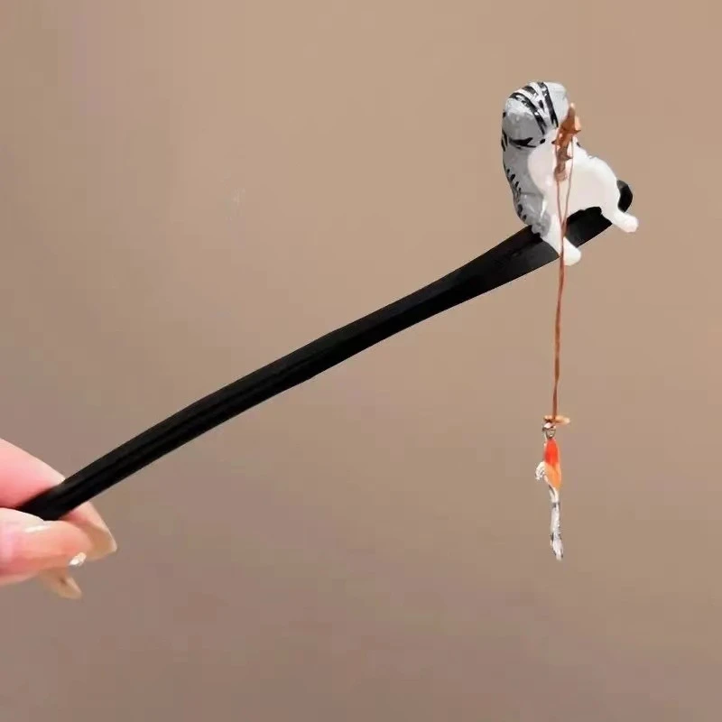 Bastoncini per capelli in legno Forchette Cartone animato Gatto in plastica con disegni di pesci Forcine per chignon in stile cinese vintage Accessori per capelli da donna - immagine 4