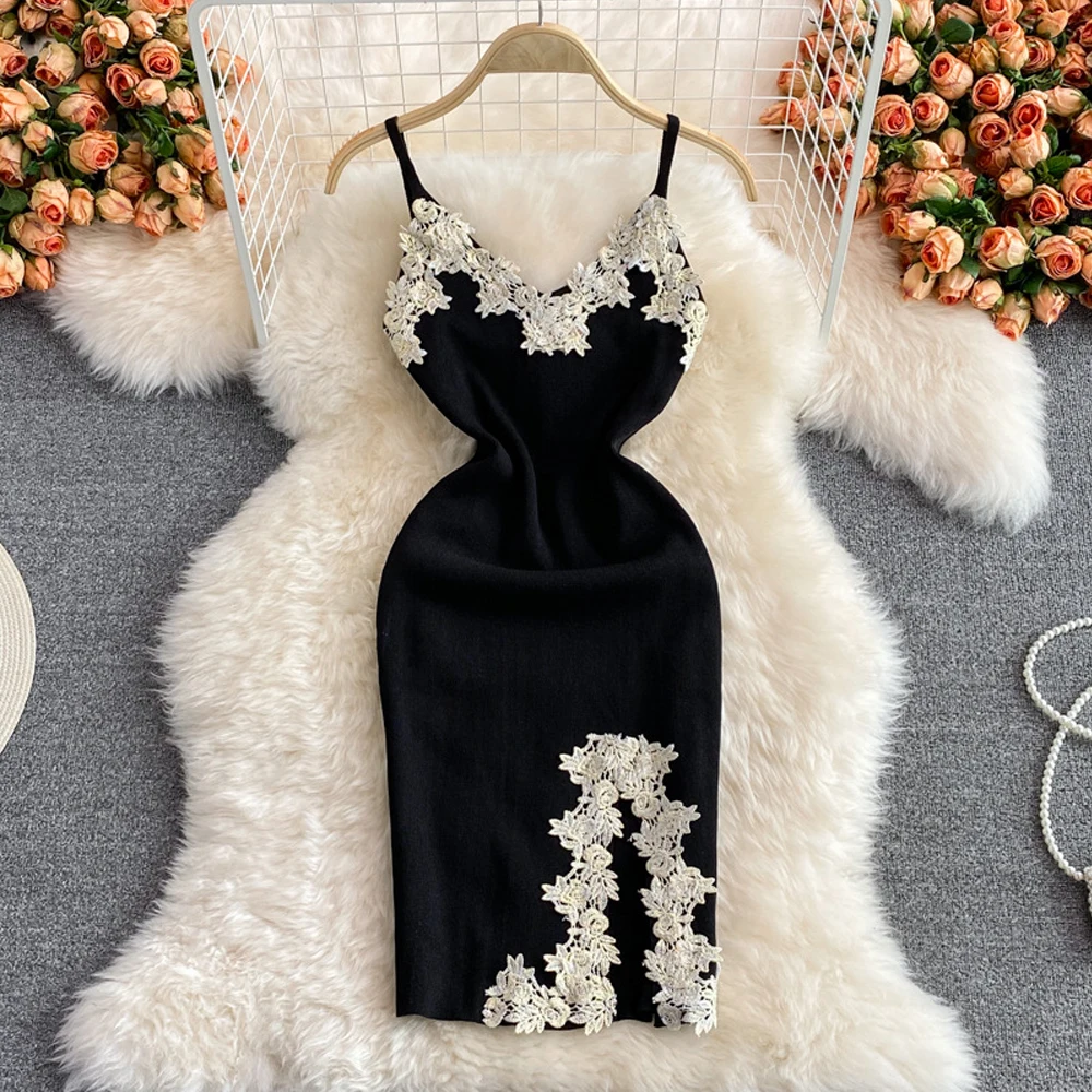 

Suspender Skirt French Retro Flower Embroidery Backless Knit Bag Hip Dress Female Slim Slim Seductive Slit Sexy Skirt SR654