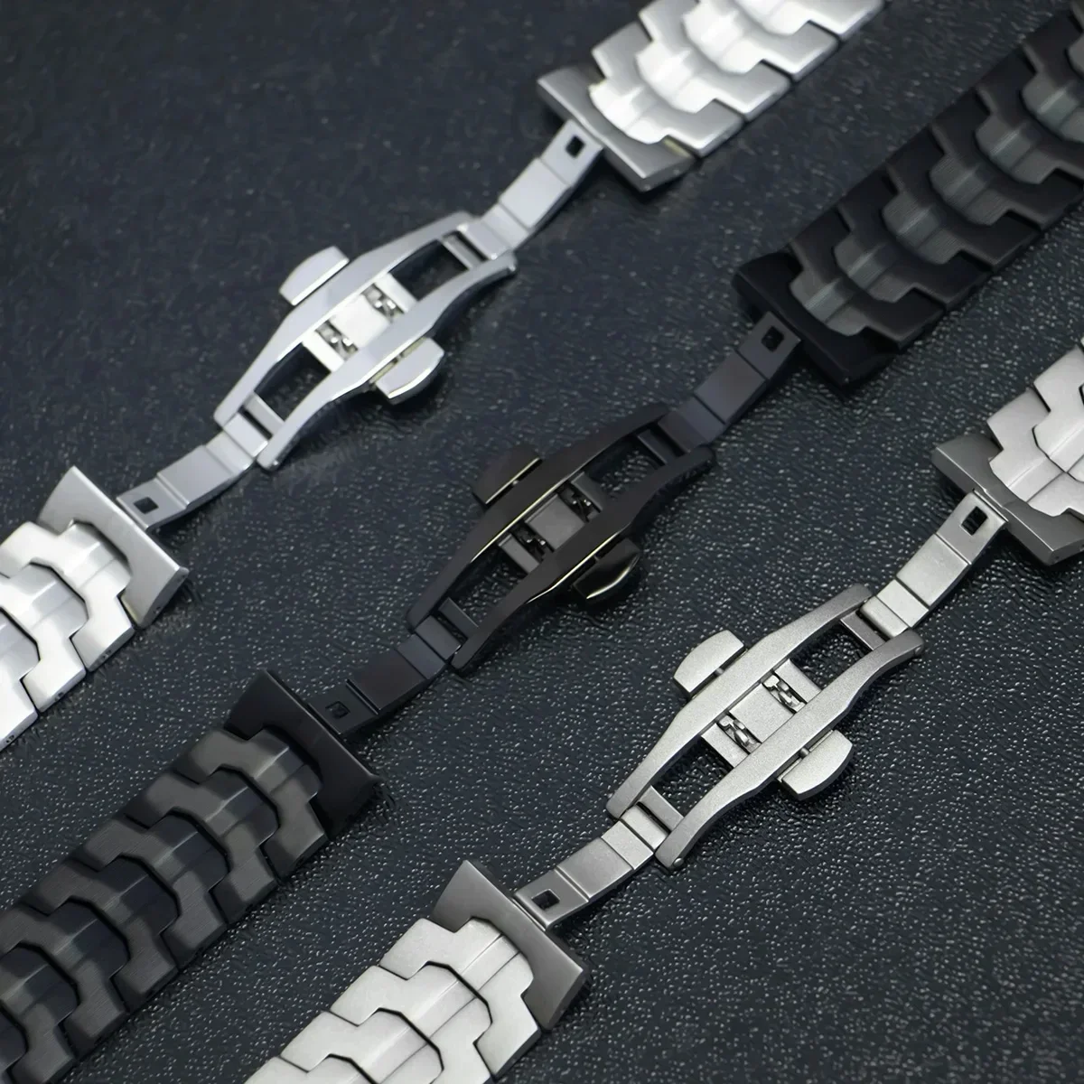 Luxury Stainless Steel Watch Band, No-Gap Design, 22MM Width