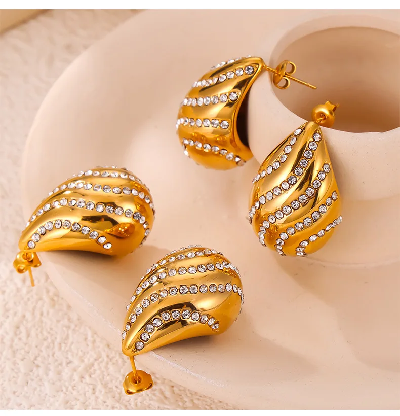 Glänzende Oberfläche Ohrringe Set für Frauen Vintage Mode 18k plattiert Edelstahl cz Ohr stecker Hochzeits schmuck Großhandel – Detail 11