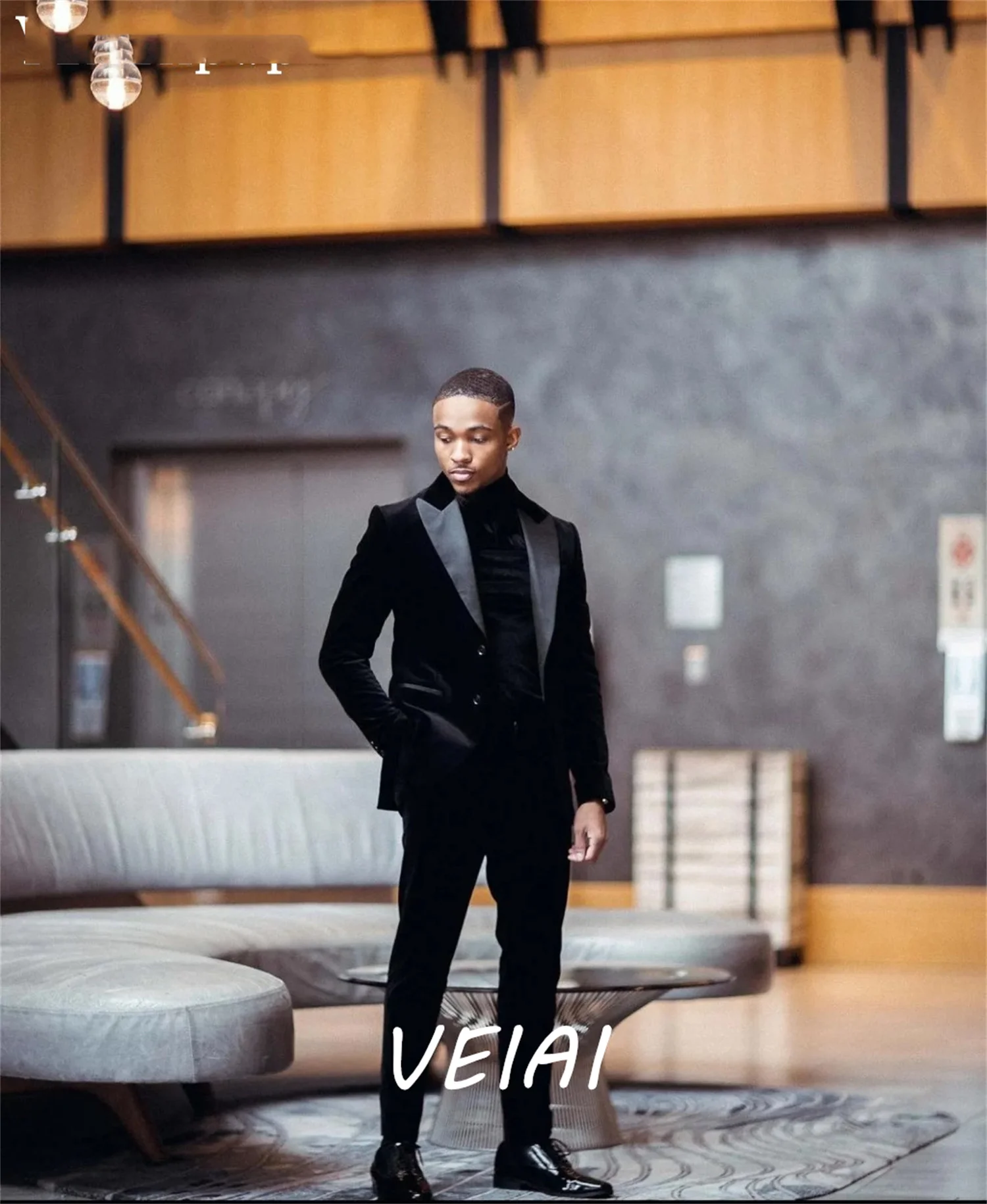 

Black Velvet Suits for Men Peaked Lapel Single Breasted vestiti eleganti da matrimonio Groom Wedding Wear 2 Pieces Jacket+Pant