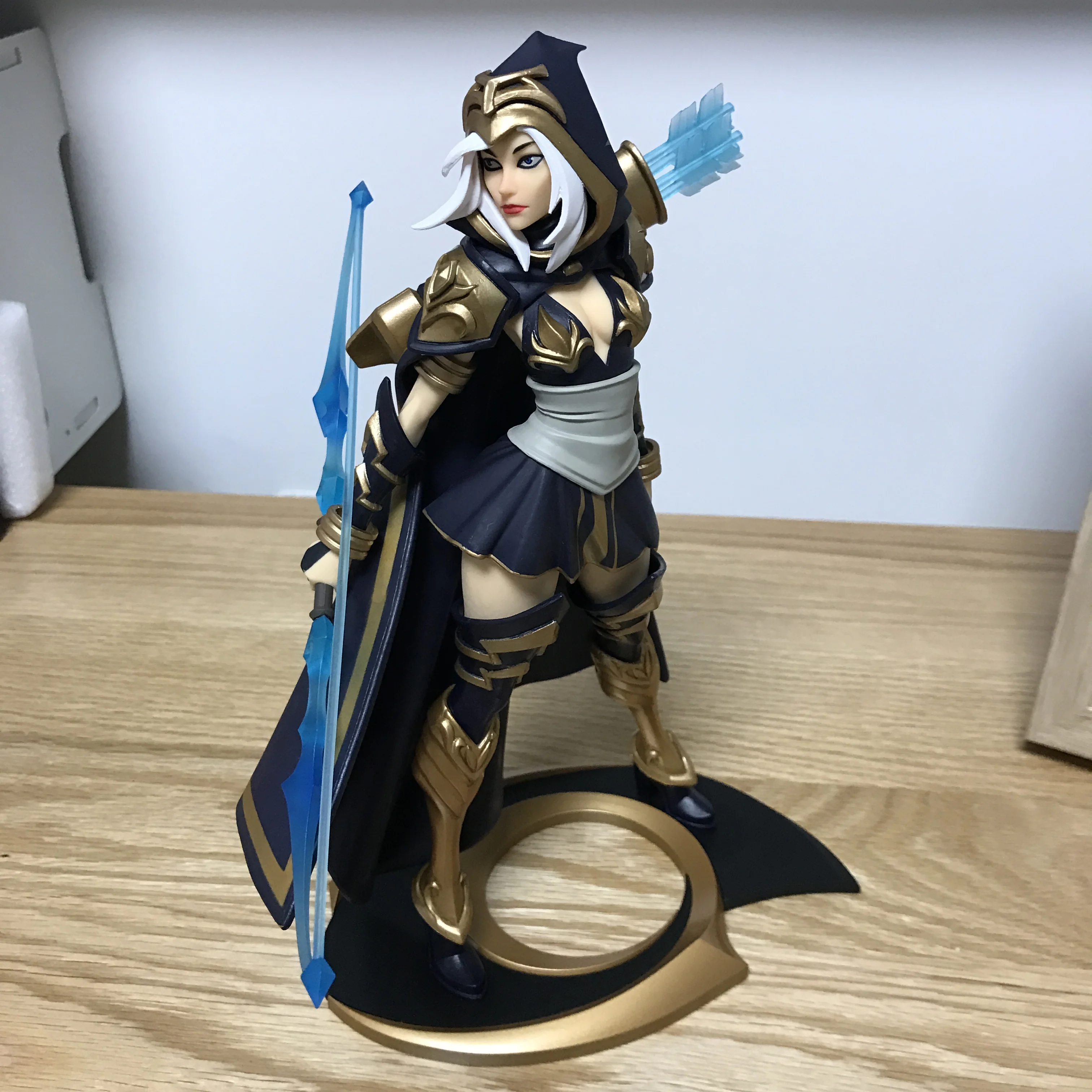 

League of Legends The Frost Archer ashe Anime Figurine Official Authentic Game Periphery The Medium-sized Sculpture Model