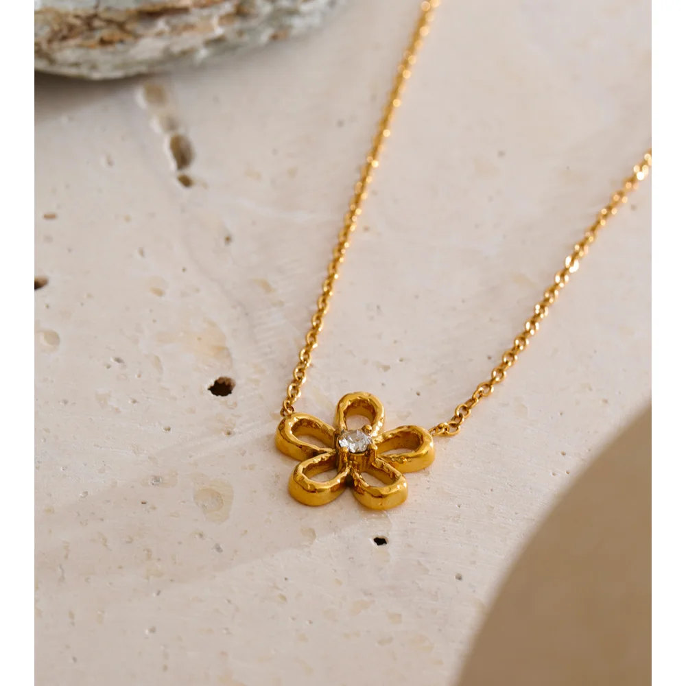 Yhpup Stainless Steel Flower Pendant Necklace Waterproof