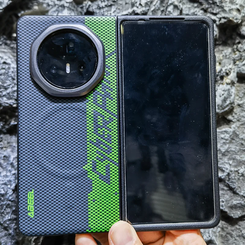 Enhanced Magnetic Folding Case with Wireless Charging for Honor Magic V3 - Fashionably Unique Design