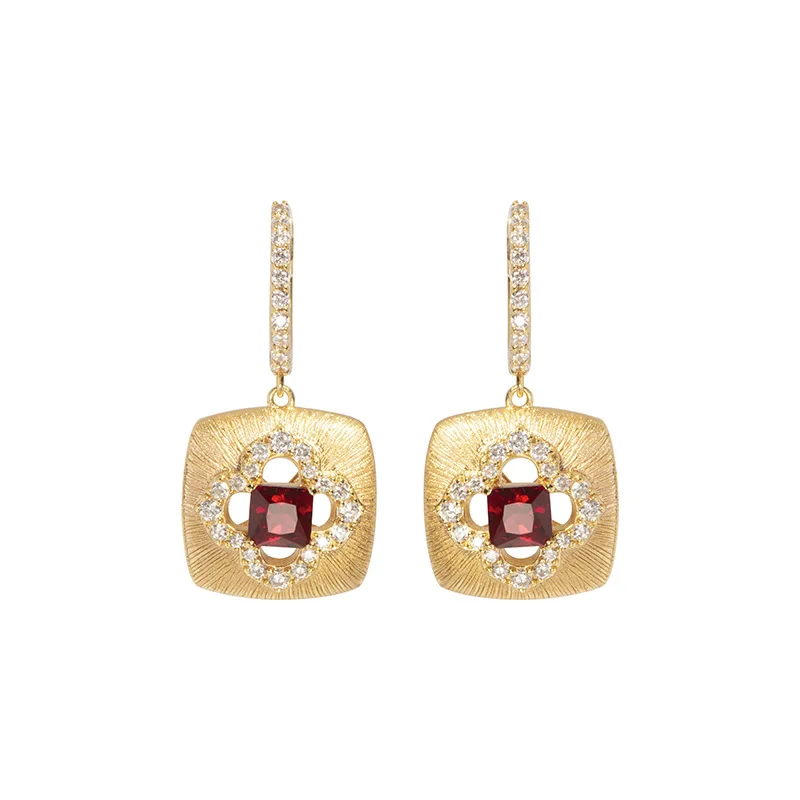 

S925 Sterling Silver Gold-plated Square Synthetic Red Corundum Atmosphere Luxury Brushed Earrings for Women