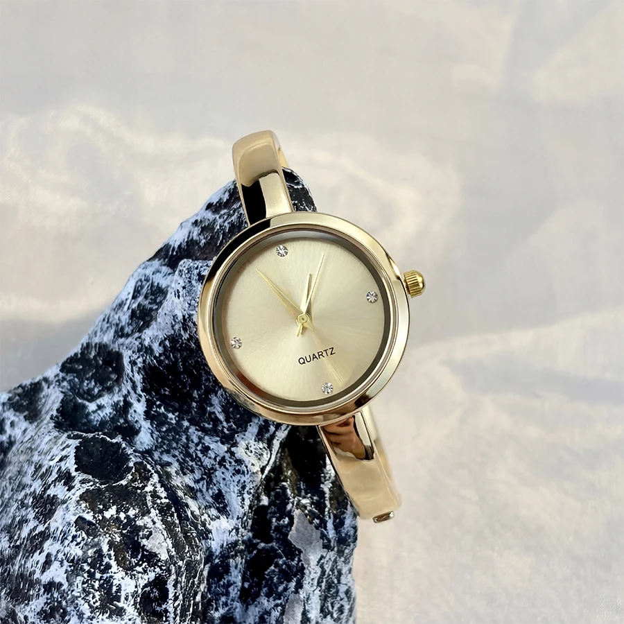 Elegant Classic Round-Face Ladies' Bracelet Wristwatch