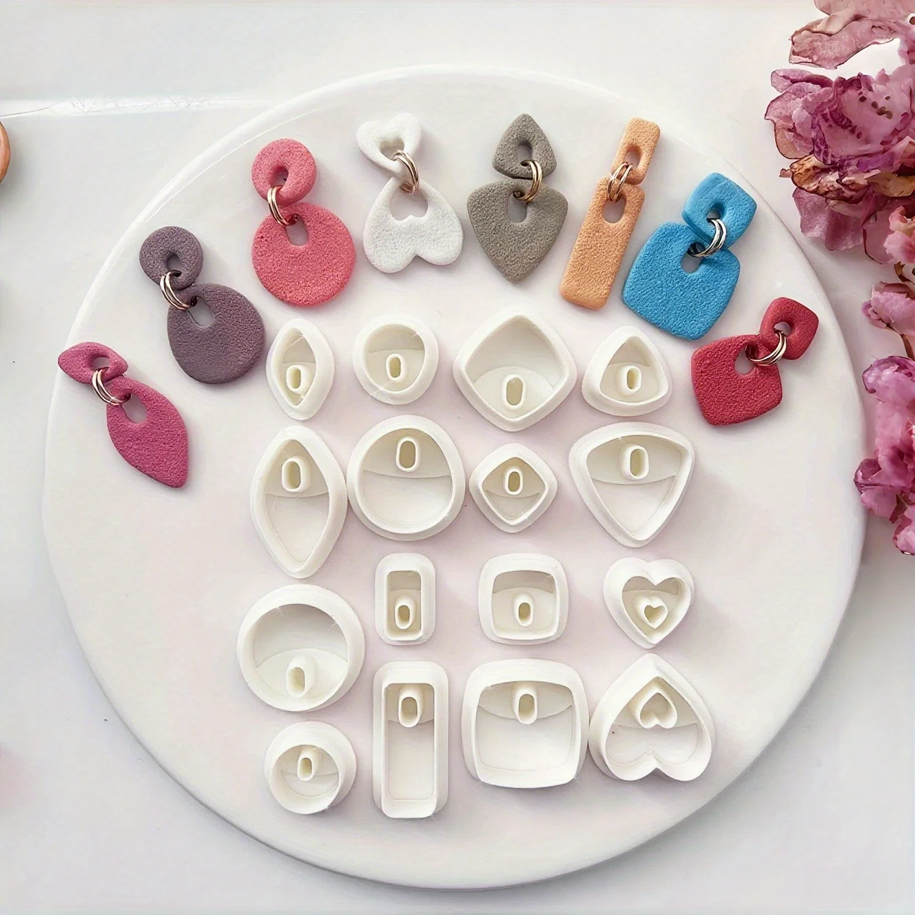 16-teiliges Mini-Set Geometrische Ausstechformen aus Polymer Clay | Ohrstecker- und Schmuckherstellungsformen | Festliche Bastelwerkzeuge für Ostern/Weihnachten – Detail 2