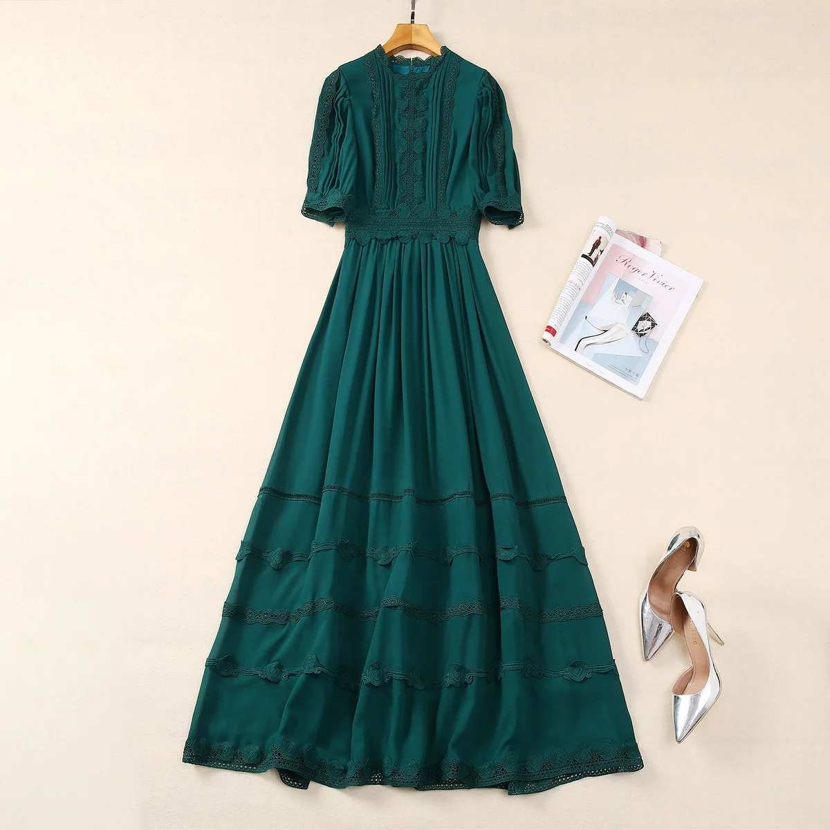 

European and American women's clothes 2024 spring new Stand collar Five-quarter sleeve green embroidery Fashion pleated dress