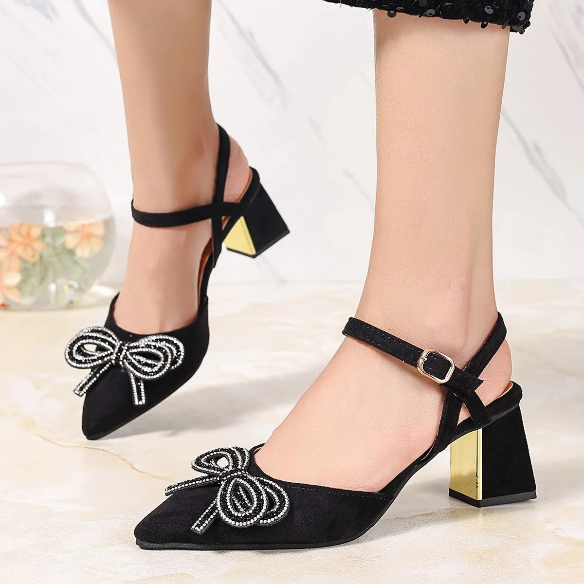 2025 Summer New Sandals Style of Pointed-toe, Thick-heeled, Rhinestone Bow Fairy Style French High-heeled Single Shoes for Women