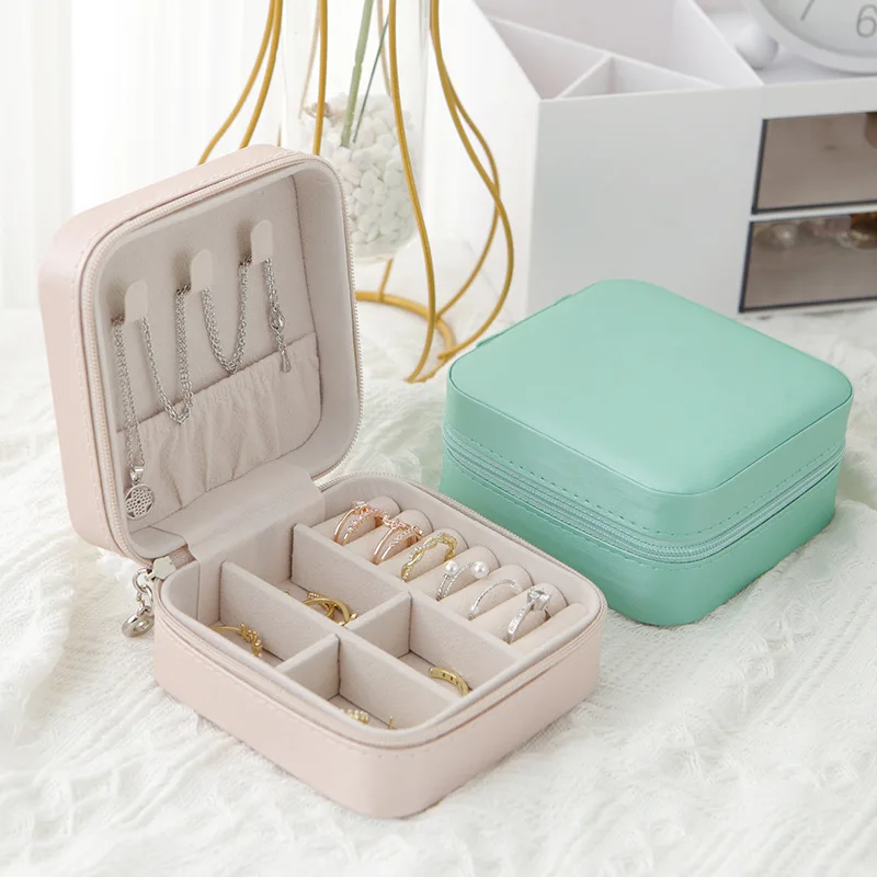 Schmuck-Organizer, Reise-Schmuckkästchen, tragbare Schmuckschatulle aus Leder, Aufbewahrungsbox für Ohrringe, Ringe, Halsketten, modisch – Detail 2