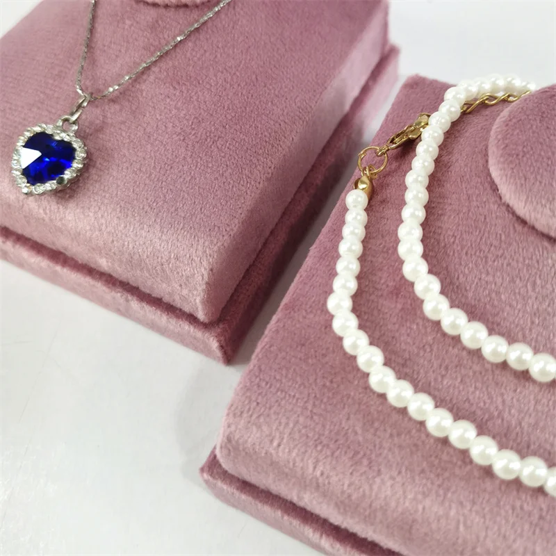Mini Neck Portrait Model Jewelry Rack Pendant Necklace Showing Stand Jewelry Display Props for Jewelry Store Window Counter