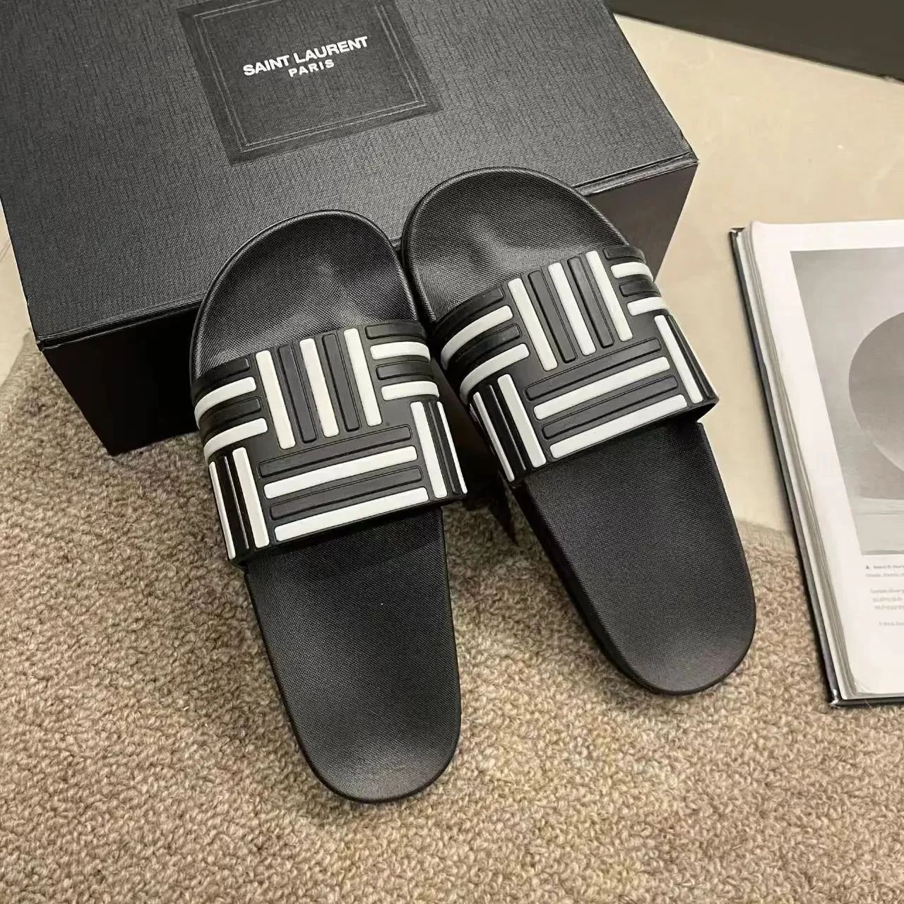 1688/black and white