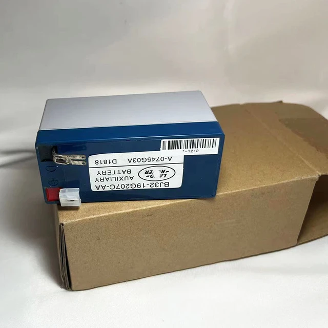 RANGE ROVER EVOQUE AUXILIARY BATTERY REPLACING, GEARBOX, 56 OFF