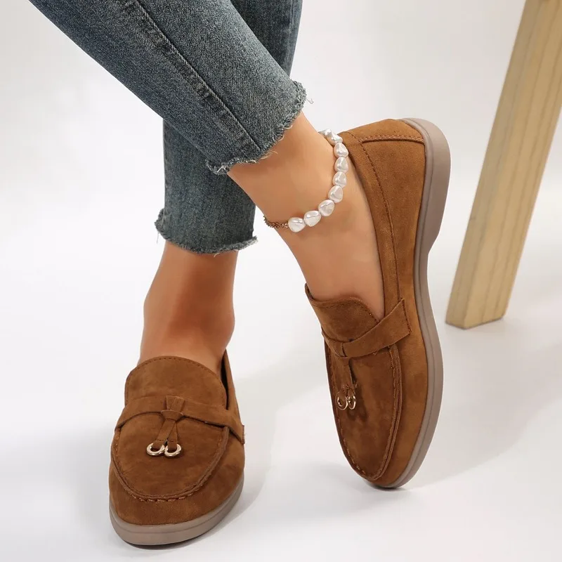 

2023 Hot Sale Loafers Autumn Women's Flat Shoe Fashion Round Toe Slip-on British Style Metal Decoration Shoes Soft Plus Size 43