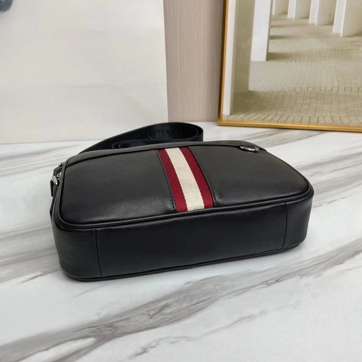 Fashion B Style Shoulder Bag Men's Casual Business Commuter Shoulder Bag Crossbody Bag Genuine Leather High Quality Chest Bag