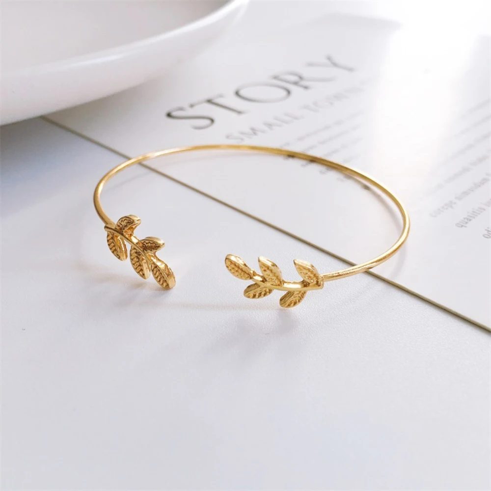 

Womens Bracelet Alloy Multi-scene Use Fashion Appearance Fine Workmanship European And American Metal Style Luxury Bracelets 6g