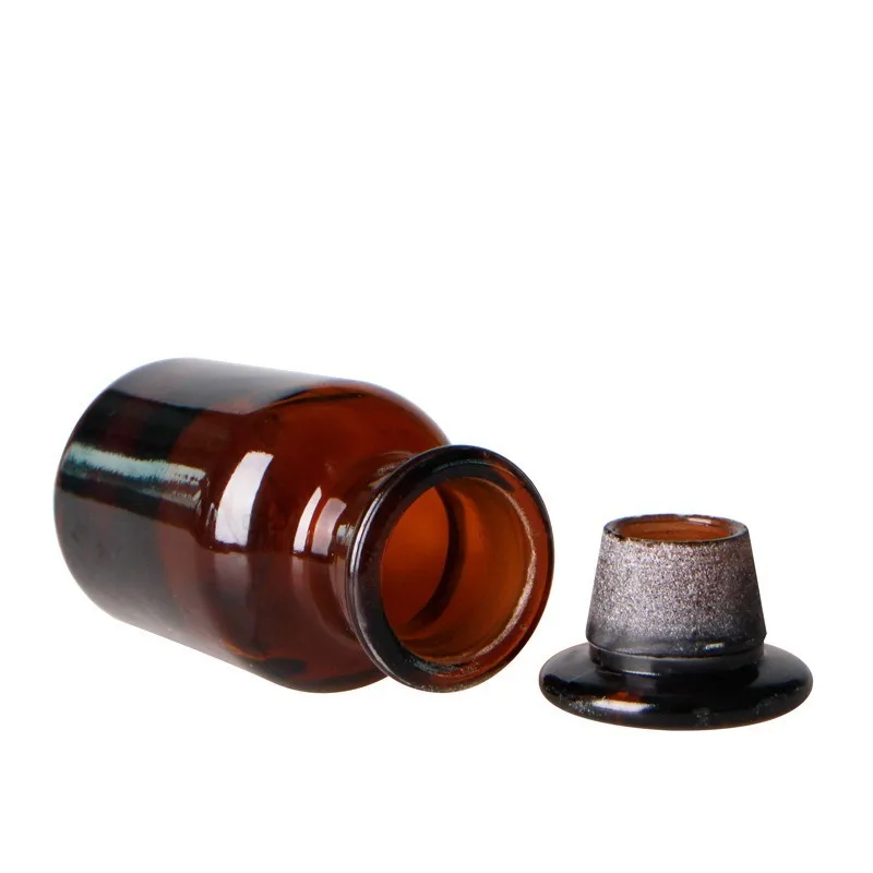 Brown Jars, Frosted Glass Stoppers, Sealed Glass Bottles, Laboratory Equipment, Various Sizes