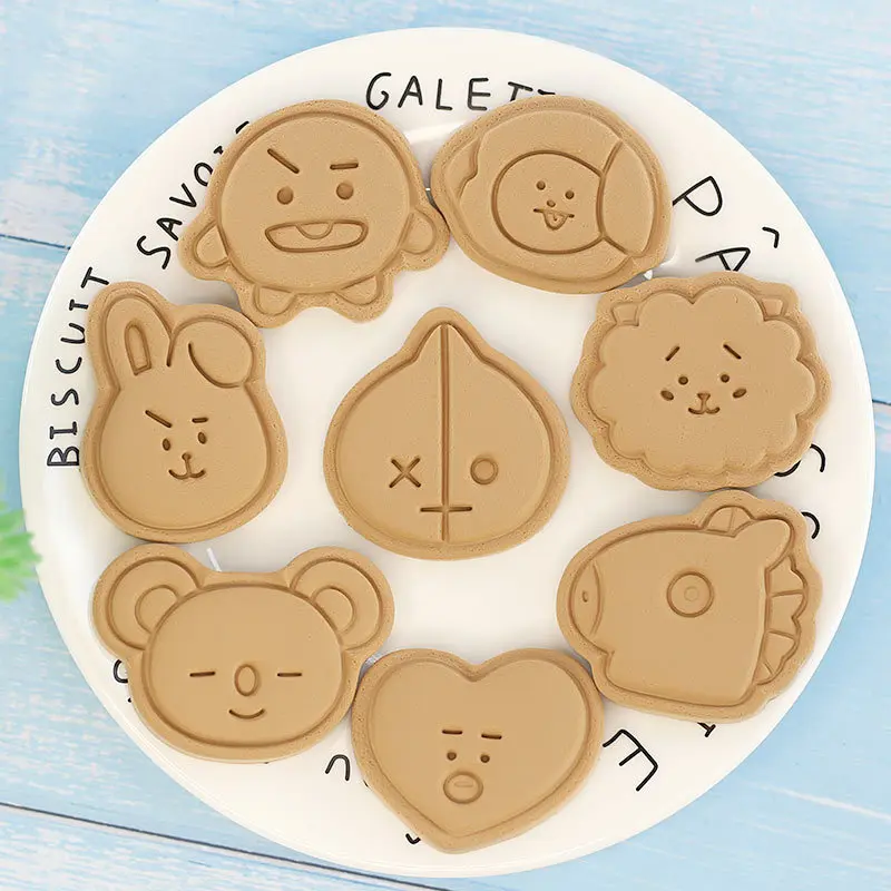 Cookie Cutter Baking Mold Cookie Mould Baking Decorating Tools Cookie Maker Press Kit 8Pcs/set Cute Cookie Cutters Plastic 3D Cartoon Pressable Biscuit Mold Cookie Stamp