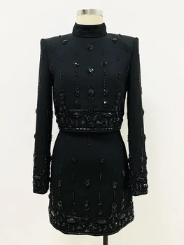 طقم بدلة نسائية عالية في الشارع ، حامل ، قمم قصيرة بسحاب ، تنورة صغيرة ، أحدث المصممين ، ثانية/ثانية ، 2 صيحات ، صيحات 1