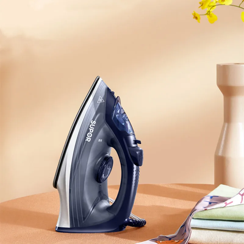 

Electric Iron Household Small Ironing Machine 1800W Hand-held Iron Ironing Machine Large Water Tank Steam