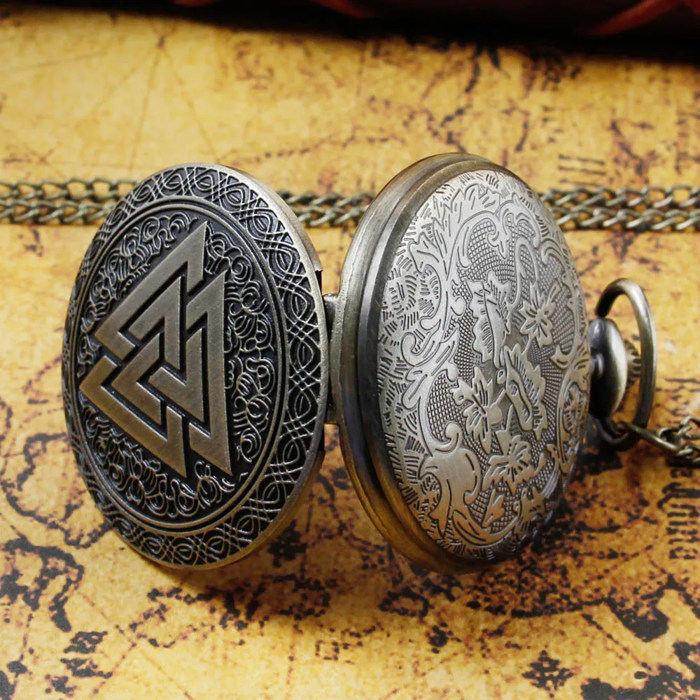 Рисунок 4 - Часы кварцевые карманные в стиле унисекс