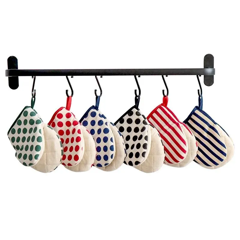 Japanese Style Polka Dot Kitchen Gloves Heat-Resistant Oven Mitts for Home Use Microwave Safe