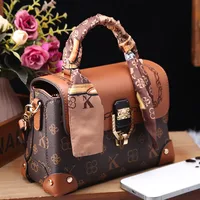 Light luxury brand women's handbag 2025 new autumn and winter high-end designer fashionable shoulder crossbody bag 3