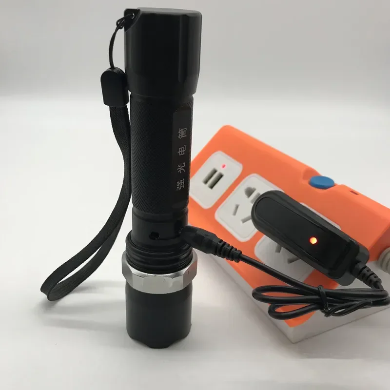스마트 충전기 손전등 EU/US 3.7v 4.2V 플러그 충전기 18650 리튬 배터리 전조등 범용 직접 충전 DC3.5mm DC5.5mm