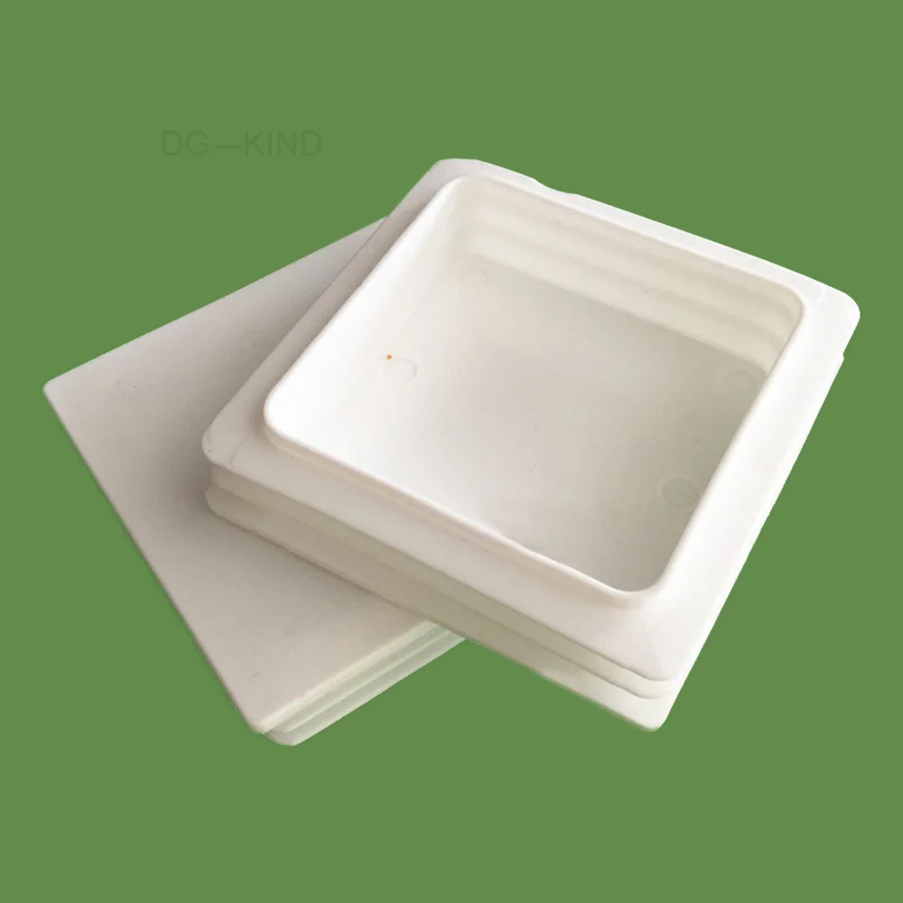 Рисунок 5 - черные/белые пластиковые квадратные