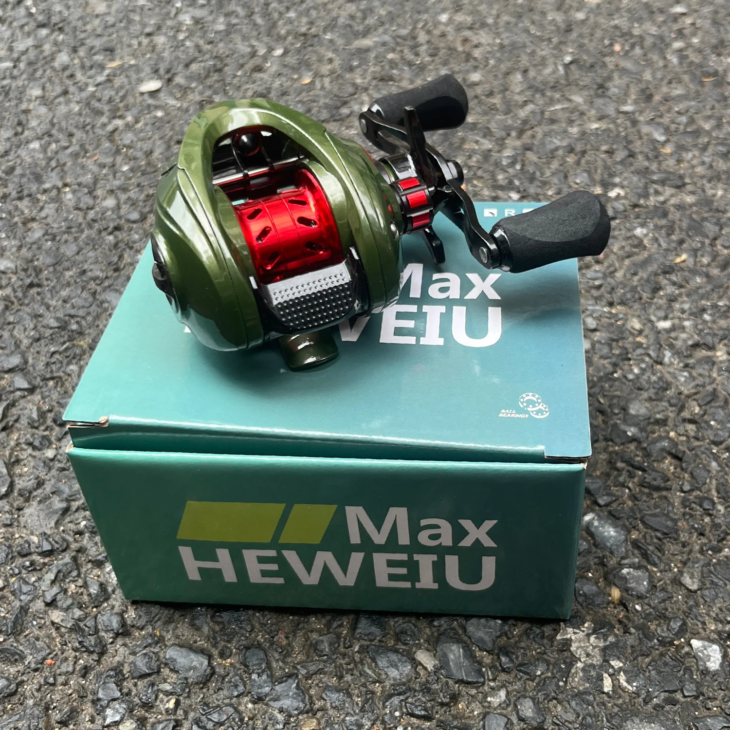 CUSTOM 2000 5.1:1ギア比スピニングリールオリジナルボックス CUSTOM 2000 5.1:1ギア比スピニングリールオリジナルボックス Amazon