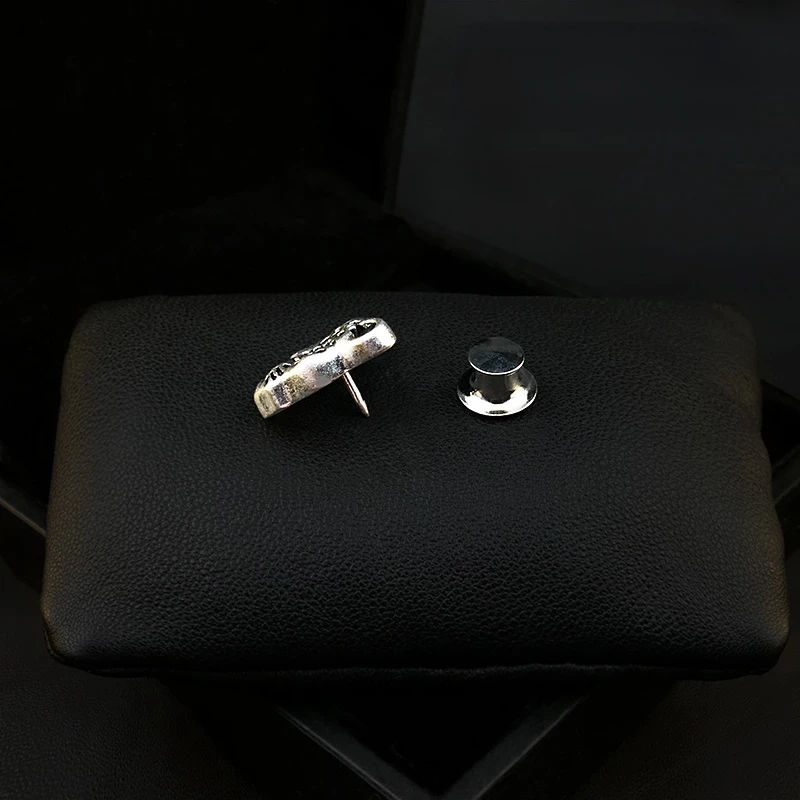 Men's Retro Leopard Head Small Brooch Suit Decoration Lapel Pin High-End Exquisite Accessories Animal Collar Pin Jewelry Gifts