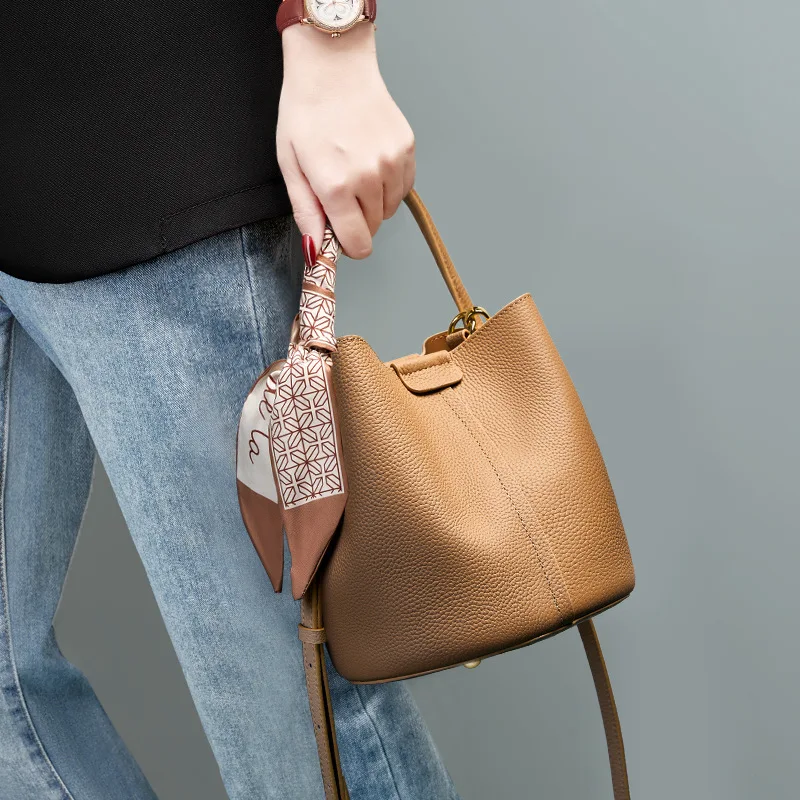 

Two-layer cowhide 2024 new women's crossbody summer leather bags bucket bolsas para mujeres girl for women designer bag