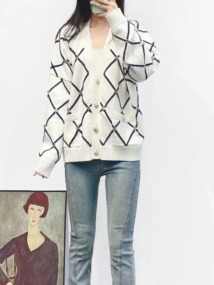 

Women Argyle Jacquard Cardigan Metal Decoration Single Breasted V-Neck Long Sleeve Casual Spring 2024 Knitted Sweater