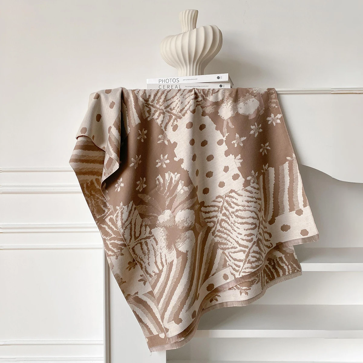 Ladies Thickened Winter Scarf Leopard Print Polka Dot Pattern Dual-Sided Faux Cashmere Jacquard Wool Pashmina Wrap for Luxury