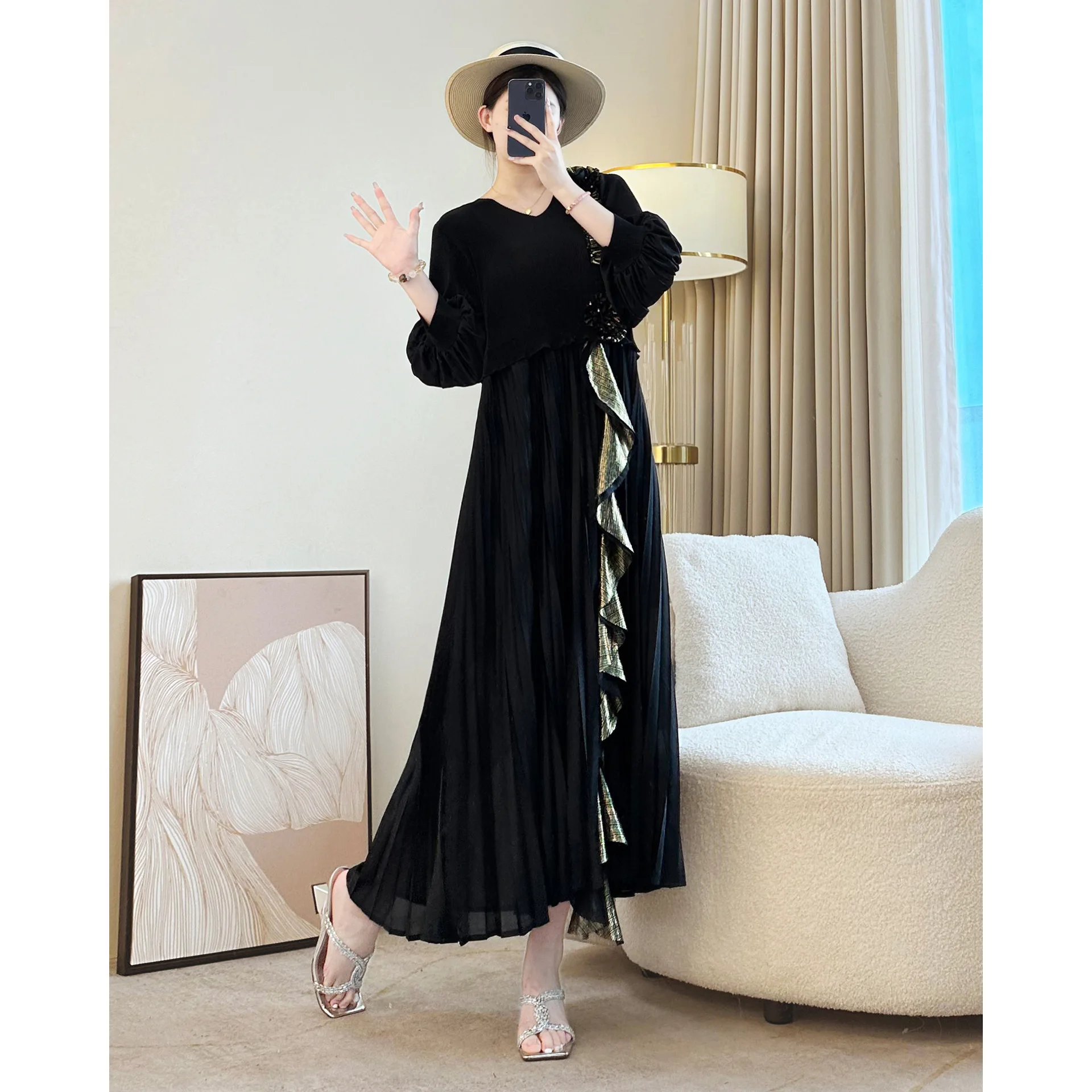 Abito da sera elegante alla moda Miyake con scollo a V pieghettato, maniche a lanterna, gonna lunga, balze laterali, abiti casual - immagine 4