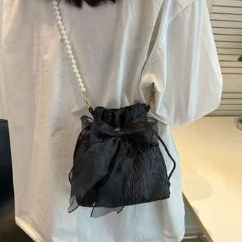 حقيبة كروس أنيقة من القماش مع سلسلة من اللؤلؤ الصناعي - محفظة كتف دلو متعددة الاستخدامات وأنيقة للنساء