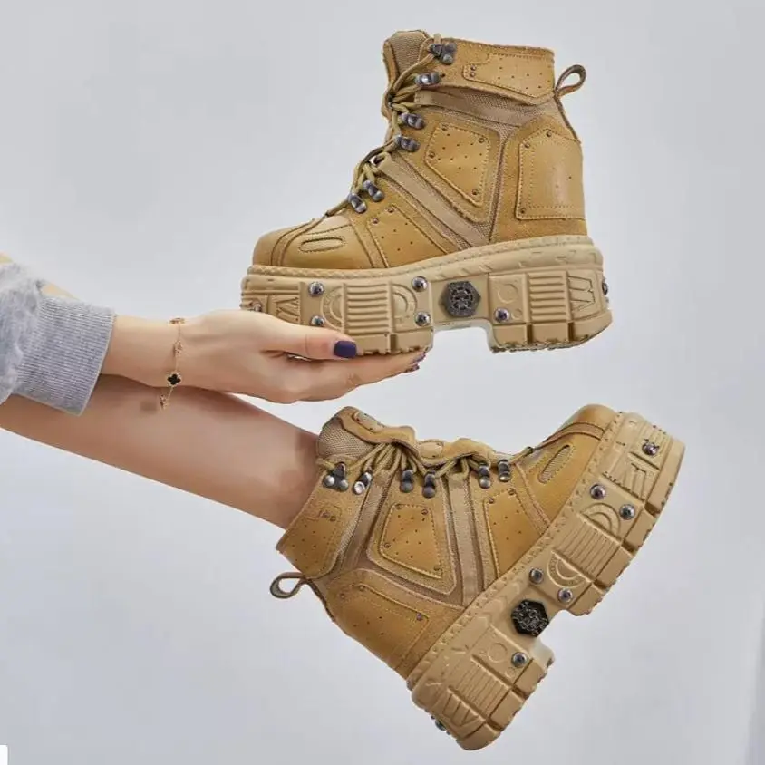 Genuine Leather Motorcycle Boots Height Increasing Platform Rivet Women Ankle Boots Winter Plush Ladies Short Botas Equestrian