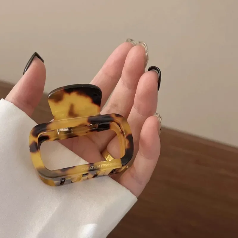 New Retro Hollowed Out Acetate Grab Clip Elegant Korean Crab Ponytail Braid Grab Clip Accessories for Girls Jewelry Gifts
