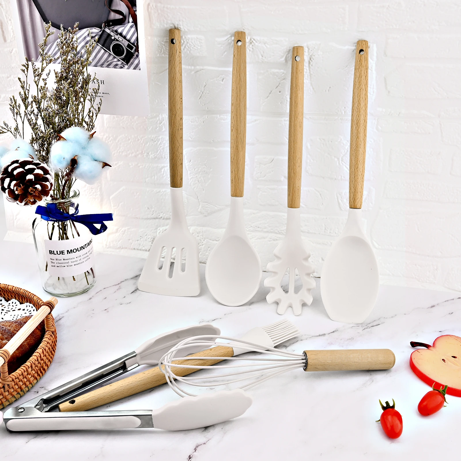 Silicone Kitchenware Cooking Utensils Set Non-stick Cookware Spatula Shovel Egg Beaters Wooden Handle Kitchen Cooking Tool Set kitchen utensils