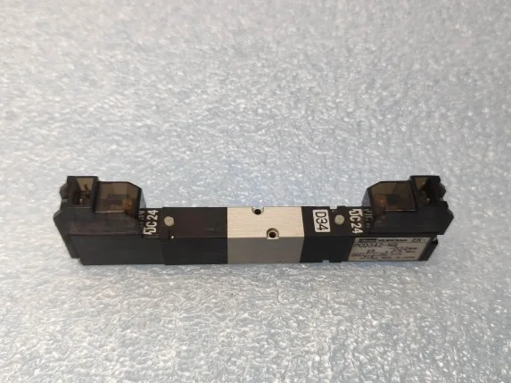 

KURDA Kuroda Seiko Parker solenoid valve PCD342-NB-D24, Japanese original unused product