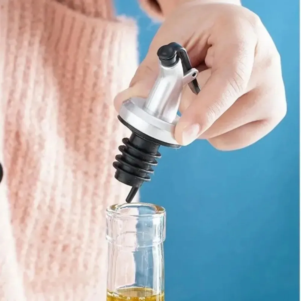 Silver Household Kitchen Seasoning Bottles Soy Sauce Vinegar Bottles Mouth Stoppers No Oil Leakage No Oil Hanging Tools 3pcs kitchen utensils kitchen seasoning bottles