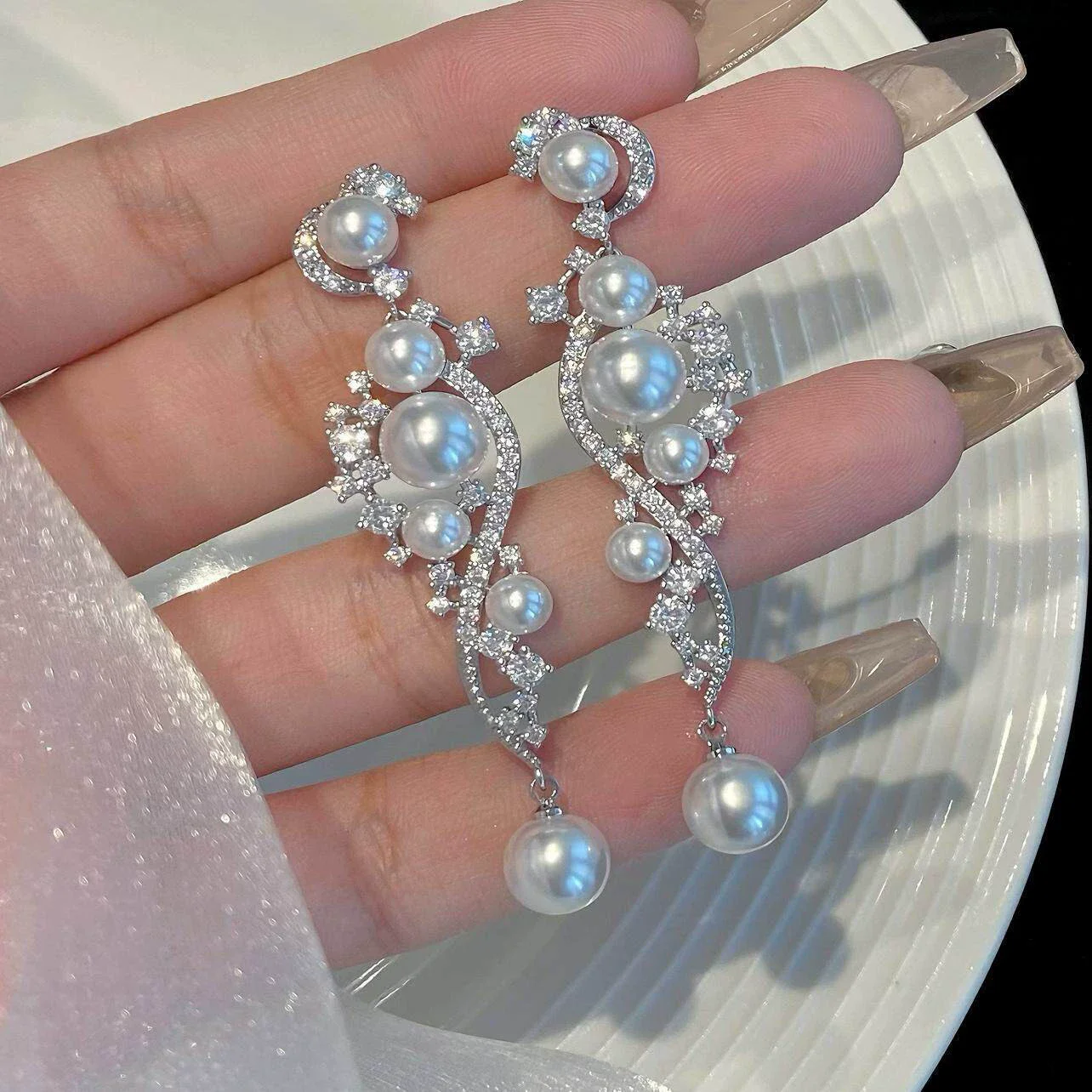 Exaggeration Long Dangle Earrings for Women Full of Imitation Pearl Rhinestones Drop Earrings Elegant Bohemian Luxury Jewelry