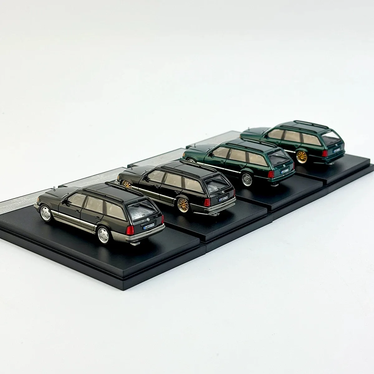 Mortal 1/64 BENS E Class Travel version S124 station wagon alloy simulation car model 4