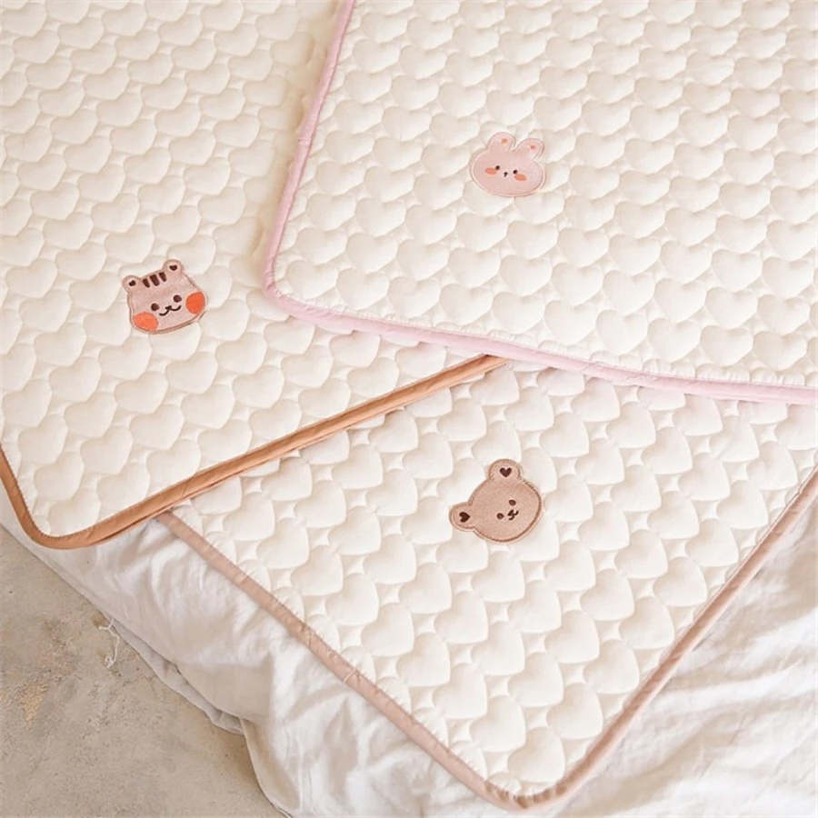 Diaper Changing Pad diaper changing pad diaper changing mat Baby diaper replacement pad embroidered waterproof washable multifunctional children's mattress with a 46.5 x 23 inch floor