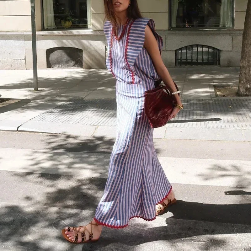 

Женский элегантный комплект из пуловера с круглым вырезом и длинной юбки