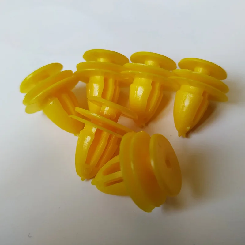50Pcs 노란색 플라스틱 리벳 자동차 도어 트림 패널 클립 패스너 볼보 S80 S40 S60 C30 C70 V40 V50 V60 크로스 컨트리 V70 Xc60