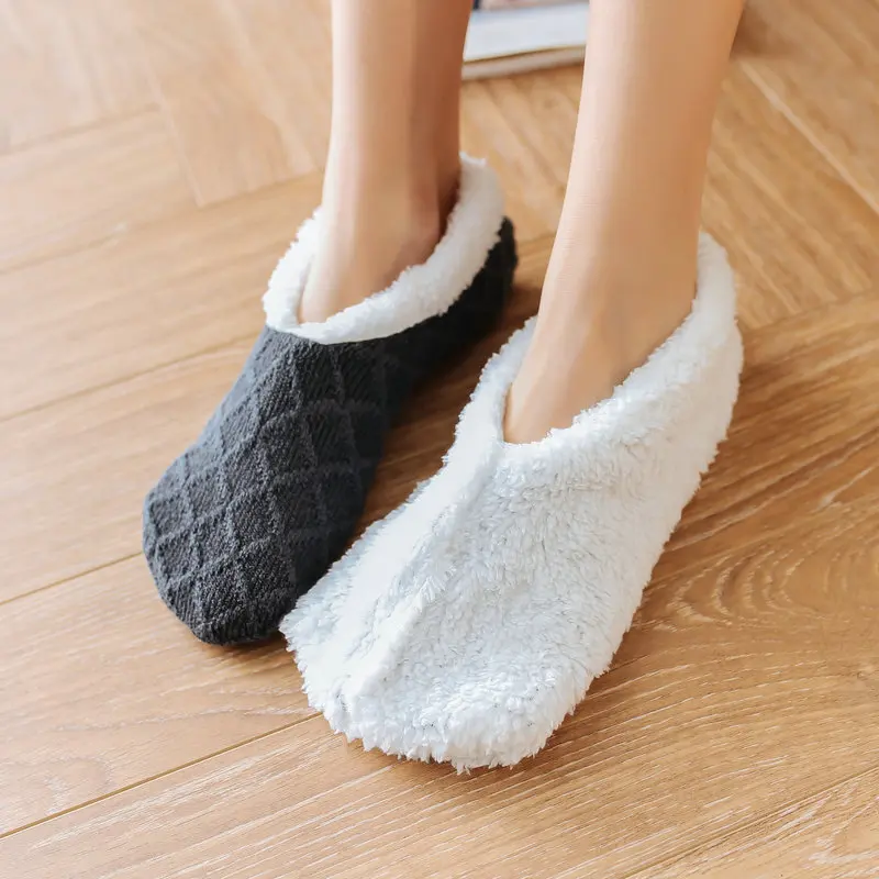 Ultra Plush Memory Foam Slipper Socks For Women – Non-Slip Fuzzy Socks, Light Grey One Size, Cozy House Shoes For Indoor Comfort