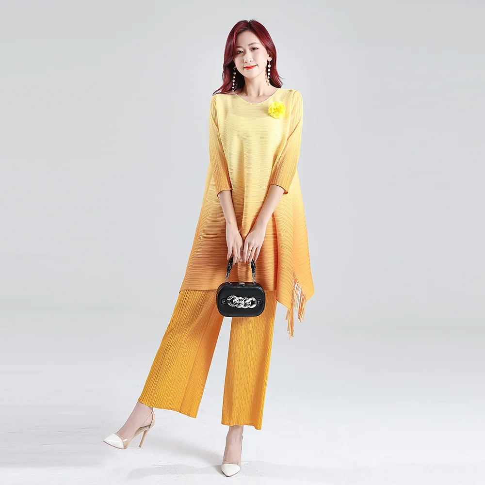 Miyake Pleated Gradient Set O-Neck Three Quarter Sleeve Top and Versatile Trousers Two Piece Sets of Women 2024 Summer New Folds