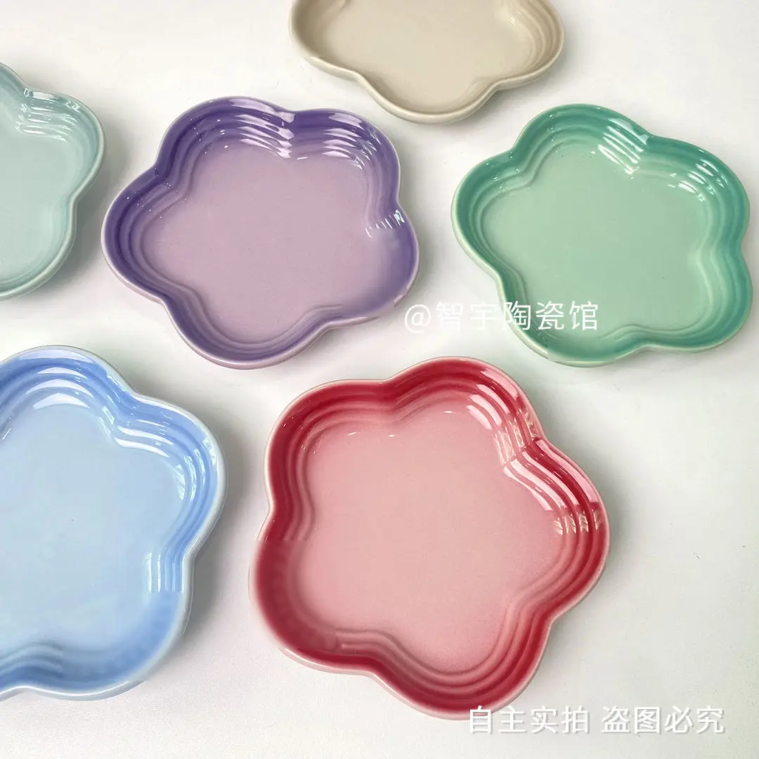 Plum Blossom Small Plate Cat Bowl Pet Plate Sauce Flower Shaped Pet Gradient Bone Spitting Tableware Plum Blossom Dish dining dish