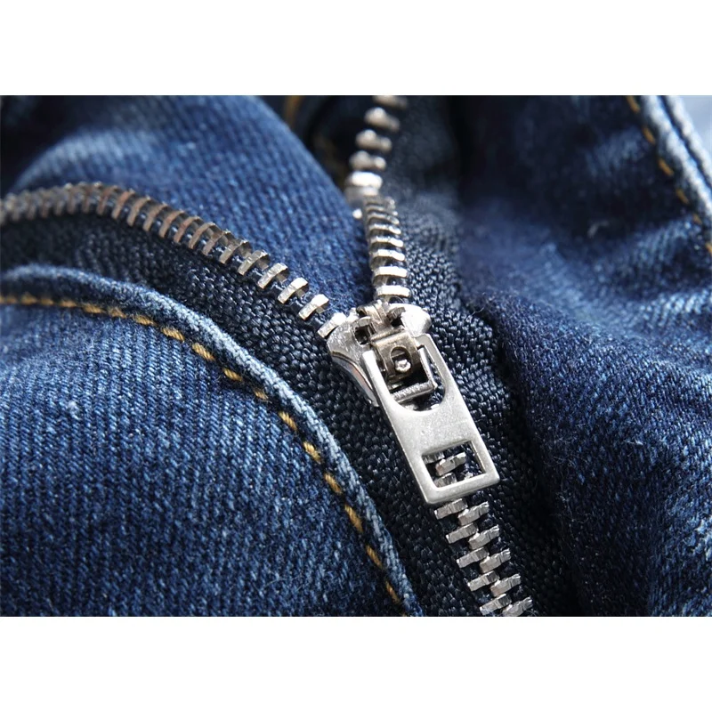 Рисунок 5 - Джинсы мужские облегающие в стиле пэчворк